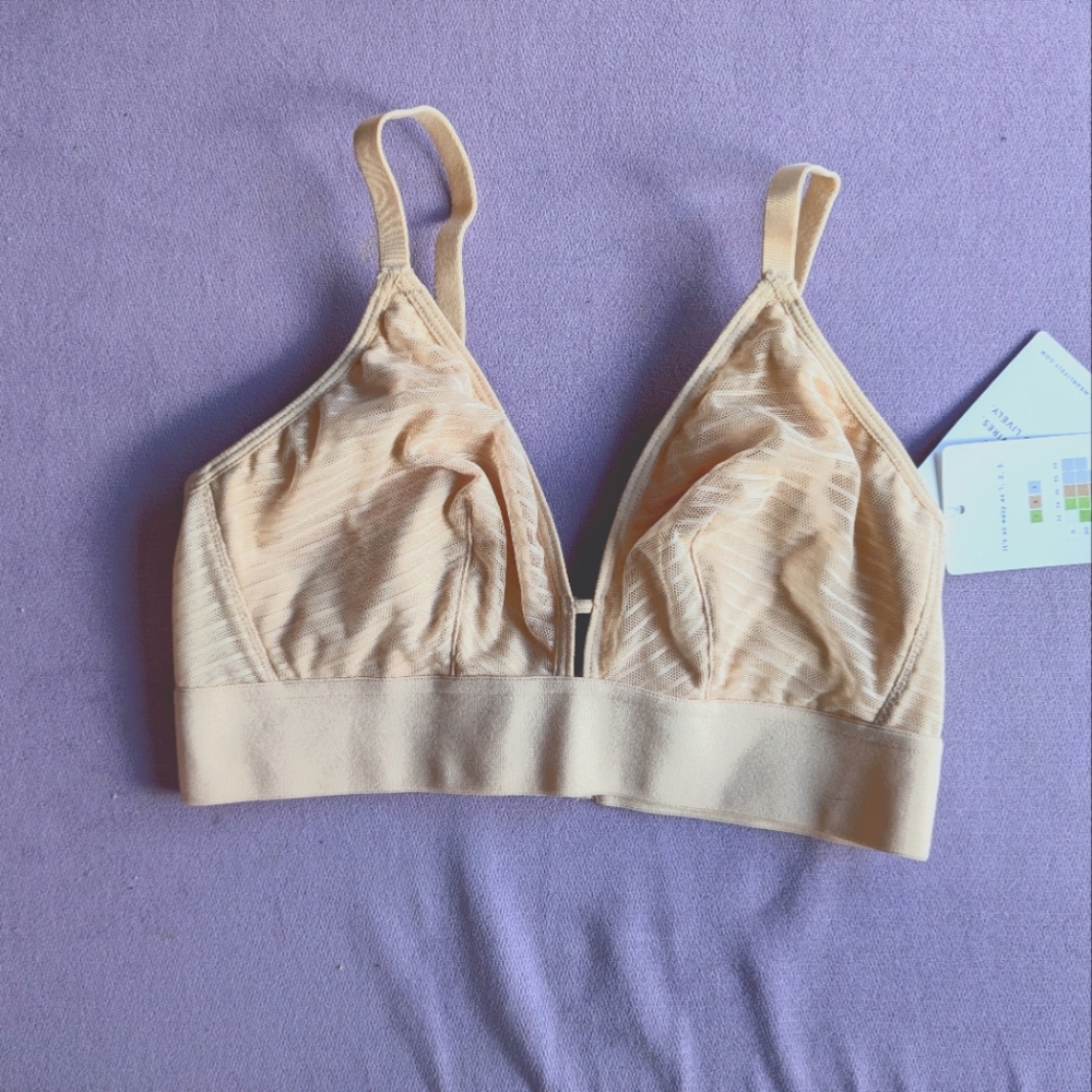 NWT Lively Bralette Cream, 32/34 D/DD/DDD